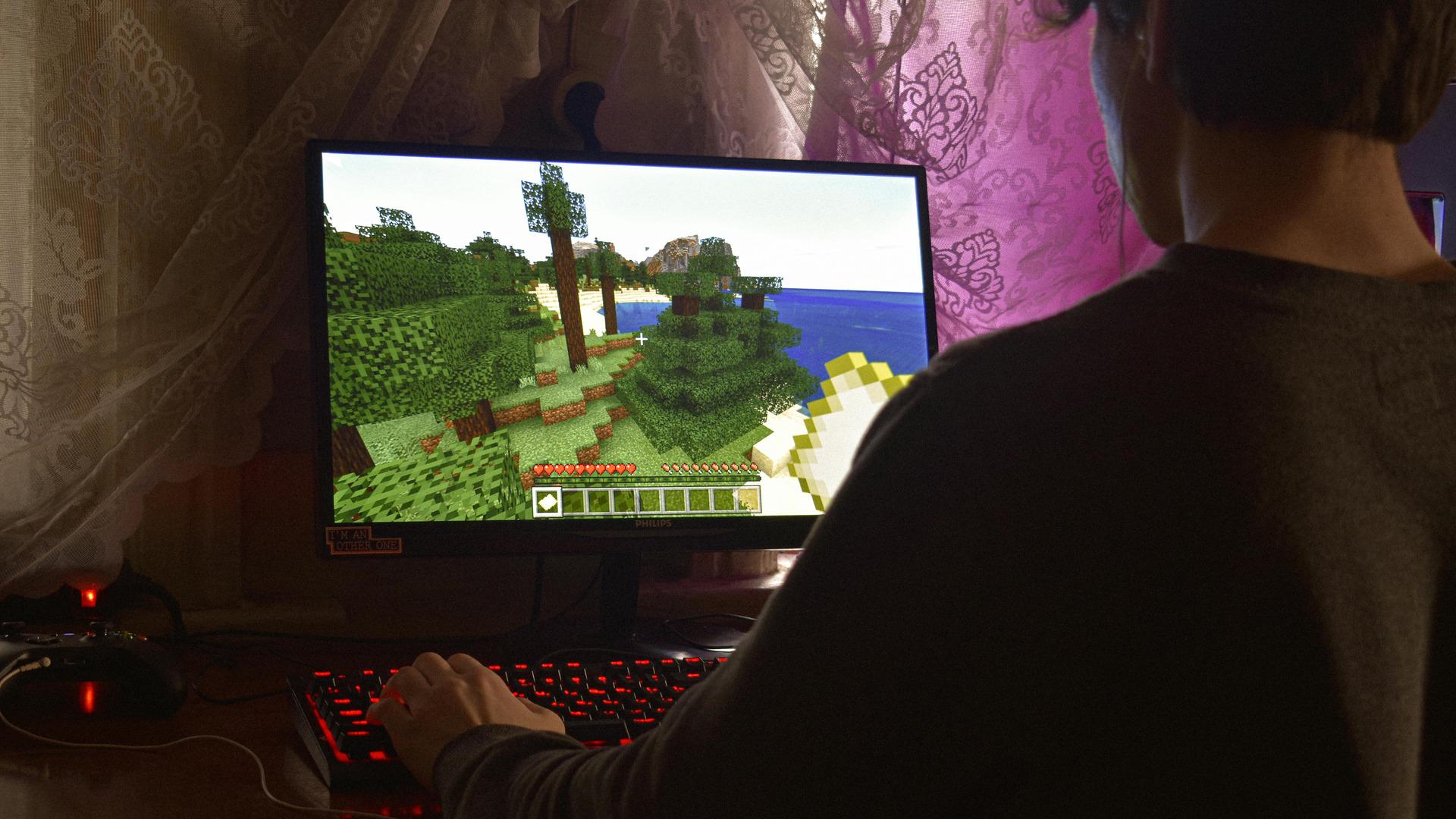 Guide to Gaming Peripherals to Increase Play | iBUYPOWER®