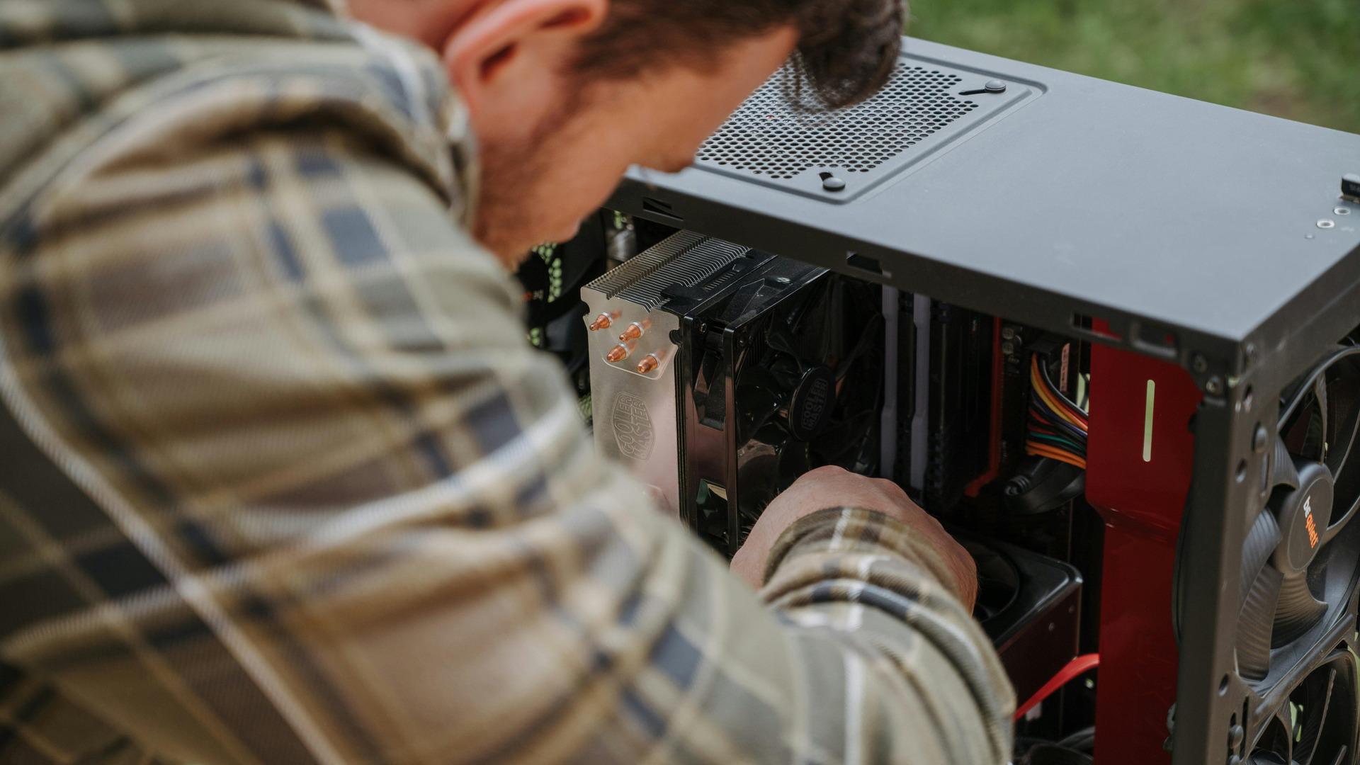 How To Choose The Best Gaming Monitor | iBUYPOWER®