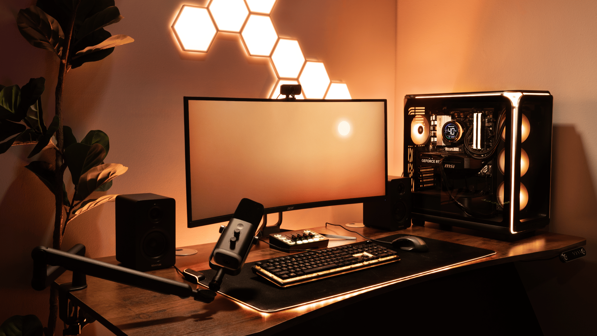 Deskscape — Moody, Gamer